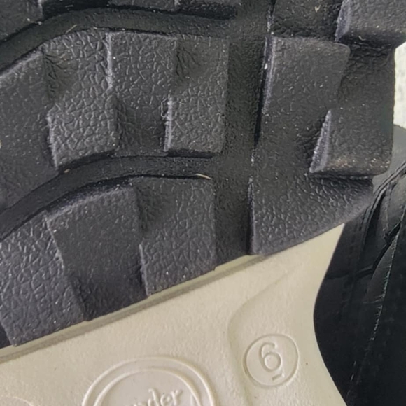 Wonder Nation Black Winter Boots for Women - Picture 3 of 6